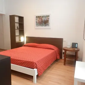 central-guesthouse.hotelitalianriviera.com/